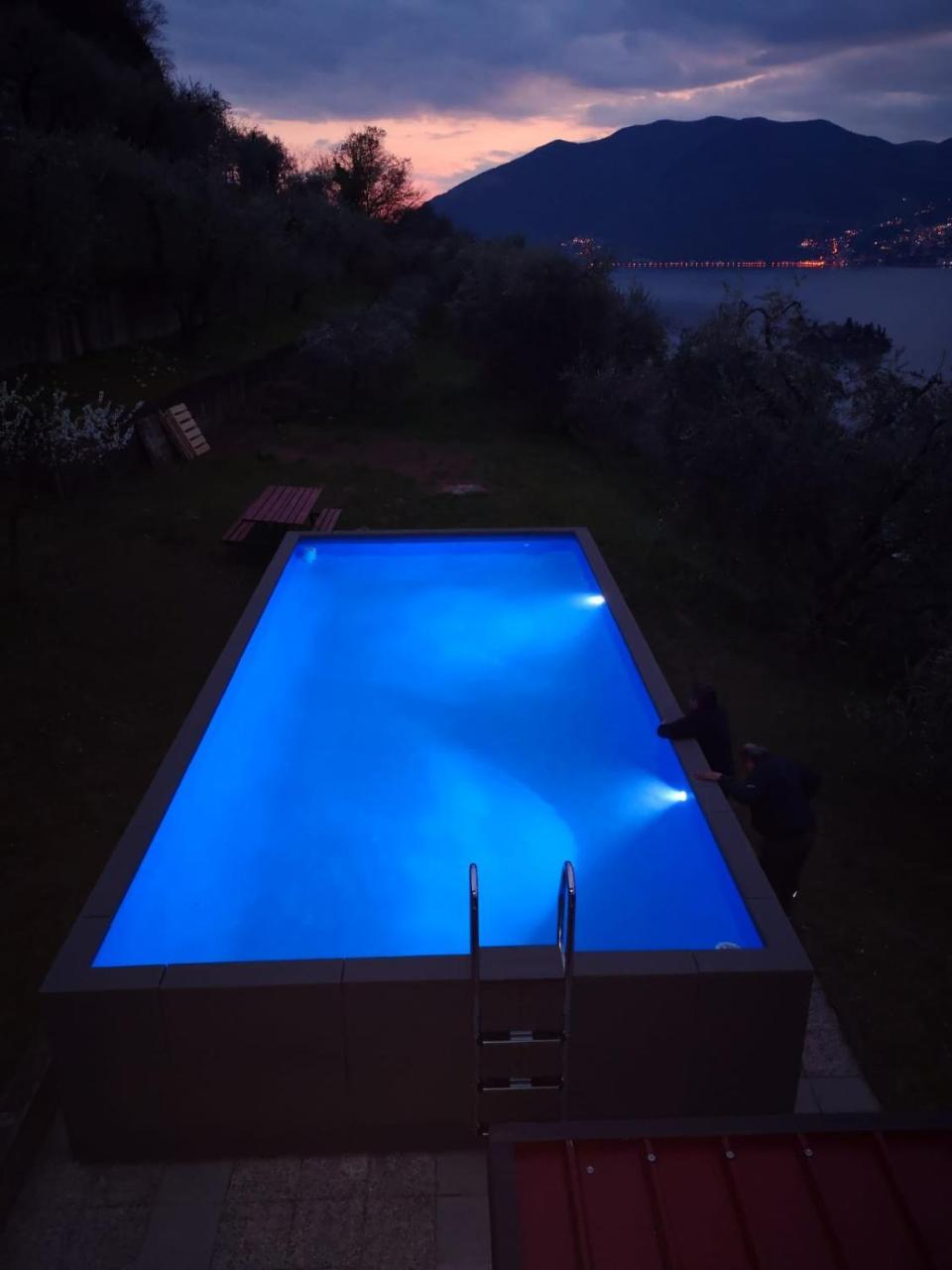 Magic On The Lake - Panoramic Marone Luaran gambar