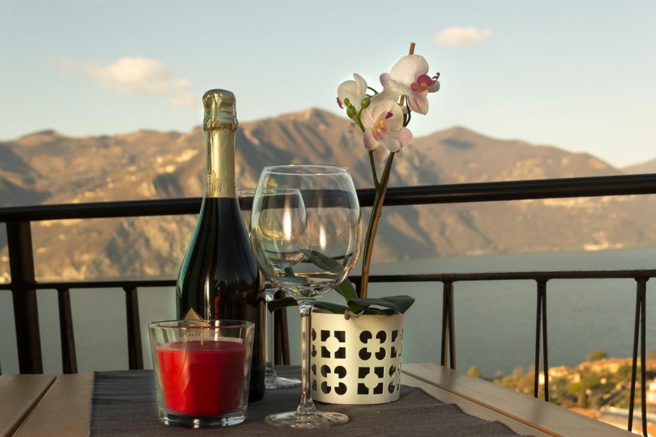 Magic On The Lake - Panoramic Marone Luaran gambar